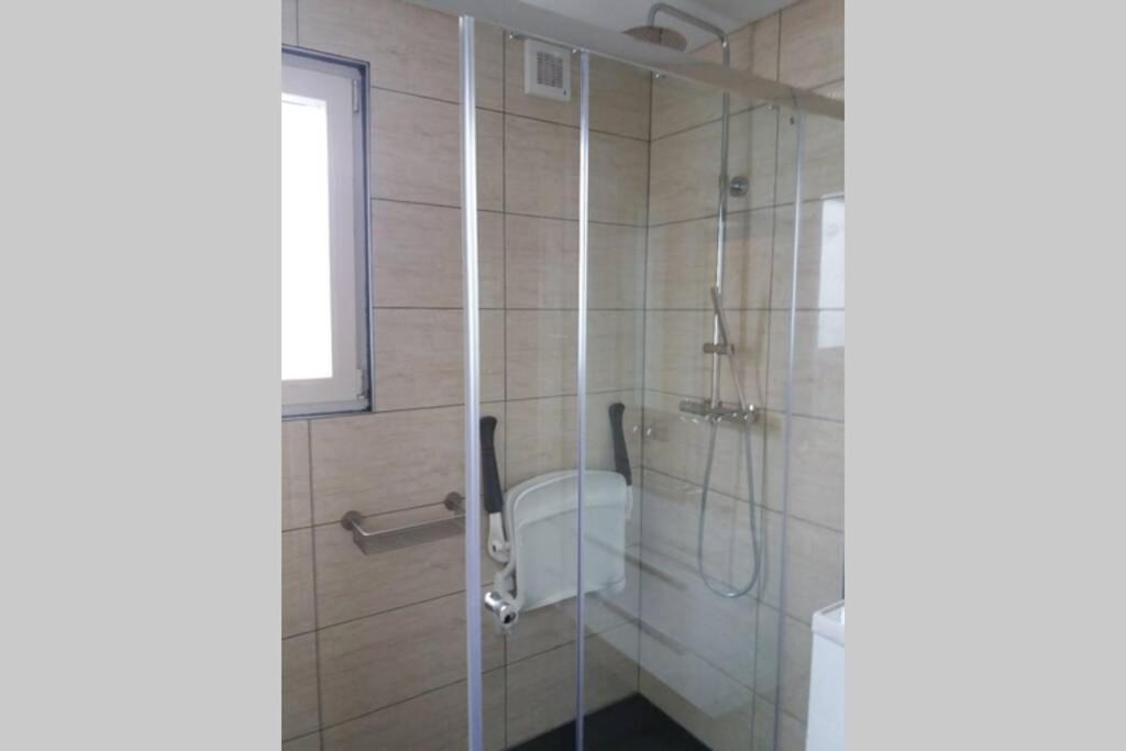 Luxe Vakantie Bungalow Met 3 Slaapkamers Dronrijp Εξωτερικό φωτογραφία